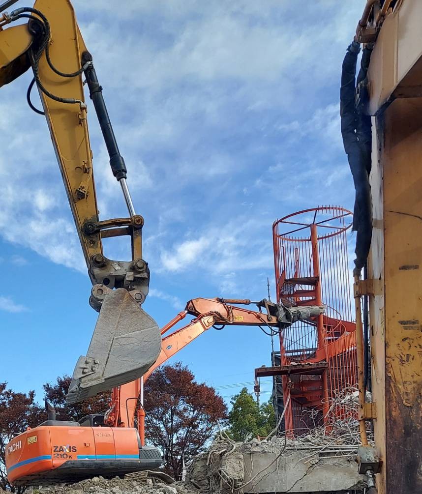 螺旋階段撤去工事（守山市）