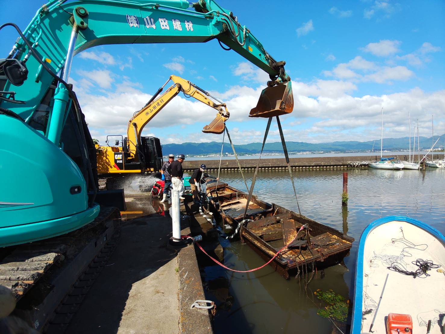 沈船引揚げ解体処分工事（守山市）